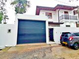 Brand New 05 Bedroom With Brick Walls House In Piliyandala