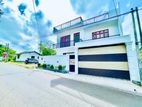 Brand New 05 Bedroom With Huge House in Close to Colombo Road 162
