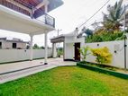 Brand New 05 Bedrooms House For Sale In Kahathuduwa