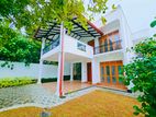 Brand New 3-Storied House for Sale – Piliyandala