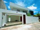 Brand new 4 Bedrooms House for sale Kottawa