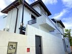 Brand-New Condition 3 Storied House for RENT in Boralesgamuwa