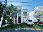 Brand New Condition Luxury House for Sale - Piliyandala