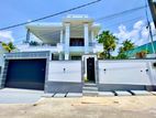 Brand New Four Storey Designed House in Polgasowita Kesbewa
