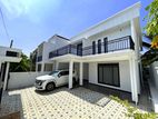 Brand-New House in Blue Mountain Scheme 1 Km to Kandy Rd Yakkala