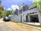 Brand-New House in Talawathugoda Hokandara Horahena