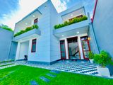 Brand New Large Garden Area With Luxury Two Storey House in Piliyandala