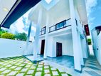 Brand New Luxurious Huge House In Close to the Bypass Road Piliyandala