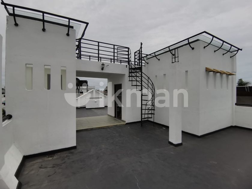 Brand New Luxury 3 unit House in 4 storied building Dehiwela ikman