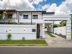 Brand New Luxury 4-Bedroom House for Sale in Madapatha