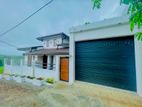 Brand New Luxury 4 Bedrooms House In Kahathuduwa Piliyandala