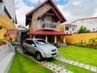 Brand-New Luxury Fully Furnished House For Rent - Wickramasinghepura