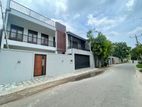 BRAND NEW LUXURY HOUSE FOR SALE IN TALAWATHUGODA