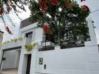 Brand New Luxury House Near Jayewardenepura Hospital