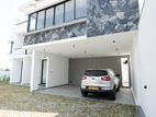 Brand-New Luxury House - Two Storey with Rooftop Thalahena Battaramulla