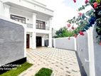 Brand new Luxury three storey House For sale in kandana