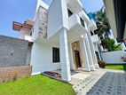 BRAND NEW LUXURY THREE-STOREY HOUSE IN BYPASS ROAD PILIYANDALA