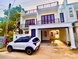 Brand New Luxury Three-Storey Quality House in Polgasowita Piliyandala