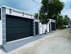 Brand New modern 10 perch housefor sale athurugiriya
