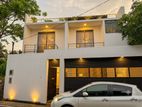 Brand New Modern 4-Bedroom House for Rent Battaramulla