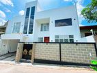 Brand new Modern House for sale in Athurugiriya Habarakada