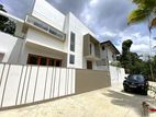 Brand-New Modern Luxury House in Homagama Diyagama Town