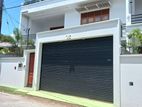 Brand New solid Modern super luxury piliyandala close by