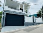 Brand New solid Modern super luxury piliyandala close by