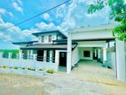 Brand New Spacious Beautiful Four Bedrooms House In Kahathuduwa 275