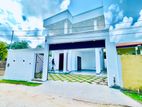 Brand New Spacious Luxury Three Storey House in Kesbewa Junction