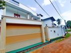Brand New Super Quality 03 Storey House In Piliyandala Town