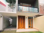 BRAND NEW THREE STOREY HOUSE FOR SALE IN BATTARAMULLA PALAWATHA