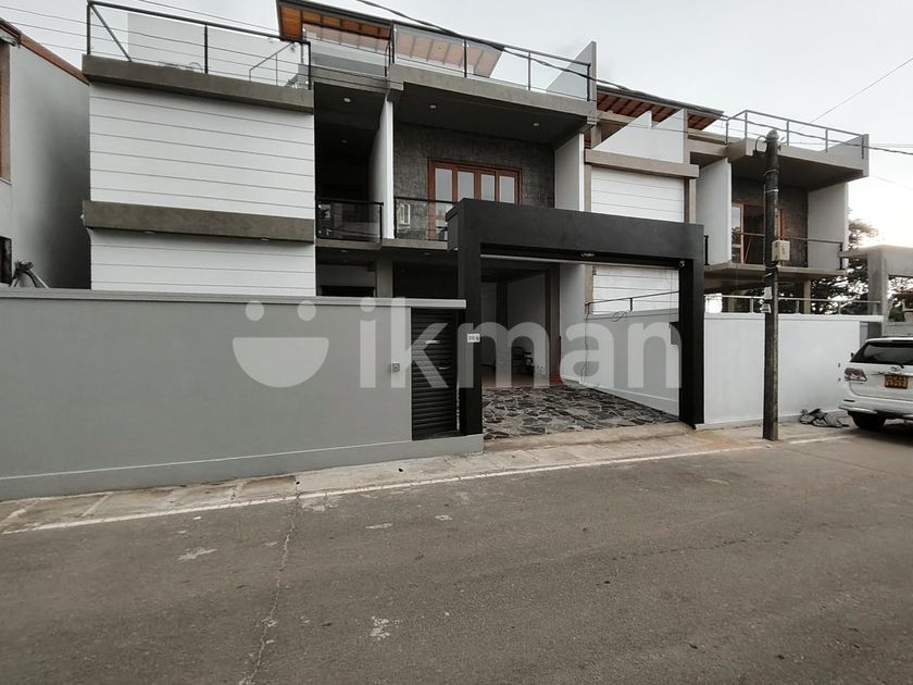 BRAND NEW THREE STOREY HOUSE FOR SALE IN BORALASGAMUWA | ikman