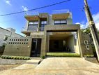 BrandNew Luxury House in Kate Garden Gated - Madapatha Piliyandala
