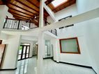 Brick Wall Made Brand New Luxury House in Batuwandara Piliyandala