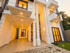 Bricks Walls / Luxury House For Sale in Boralasgamuwa