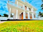 Bright Nice Garden An Upstairs 5 Bed Rooms House For Sale Negombo