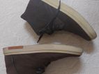 Brown velvet ankle shoes