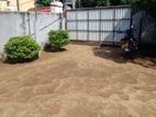 Building for rent facing Nittambuwa Veyangoda main road