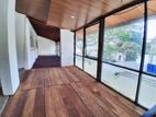 Building For Rent in facing Melbourne Avenue, Colombo 4 - EC174