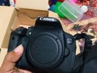 Canon 700D with lens