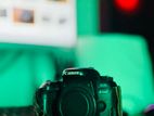 Canon 77D Camera