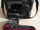 Canon EOS 5D Mark IV Camera with Lens