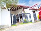 Charming Modern Home Convenient Location Adiambalama