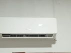CHIQ 12000BTU Non inverter R 32Gas Brand new AC