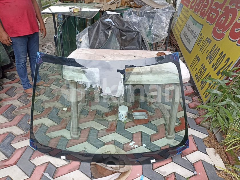 CHR Windscreen in Polgahawela ikman
