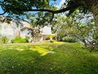 Colombo 03 - 27 Perches Prime Land with a 3000 sq.ft Building for Sale
