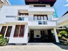 Colombo 03 Luxury 5BR House with Rooftop Garden