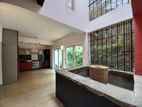 Colombo 07 : 4BR (10P) House for Sale in Bulers Lane