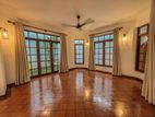 Colombo 5 : 3 A/C BR house for Rent